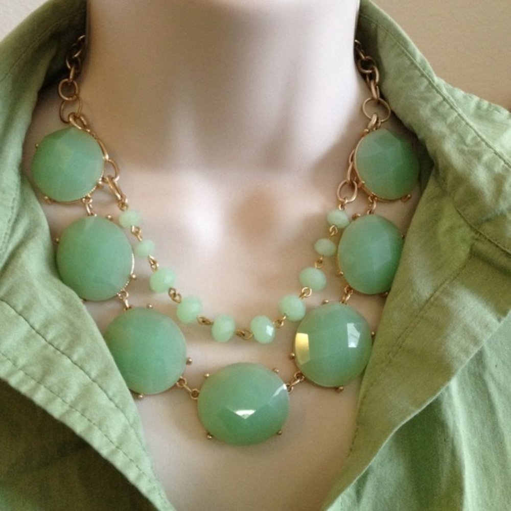 "MINT CONDITION" Green Gold Chunky Statement Necklace and Detachable Bracelet